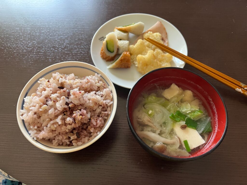 食べたいものを少しずつ集めたお昼ご飯